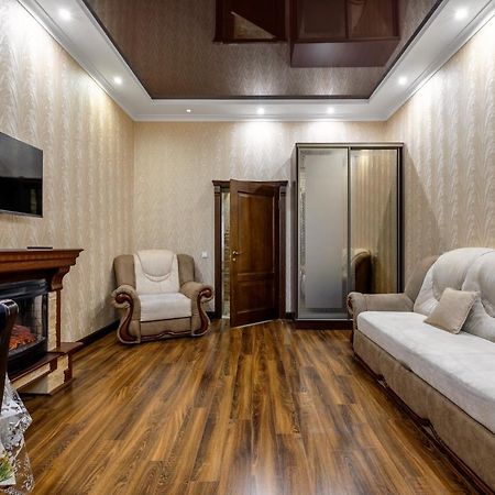 Noviy Svit 4 Apartments Lviv Exterior photo