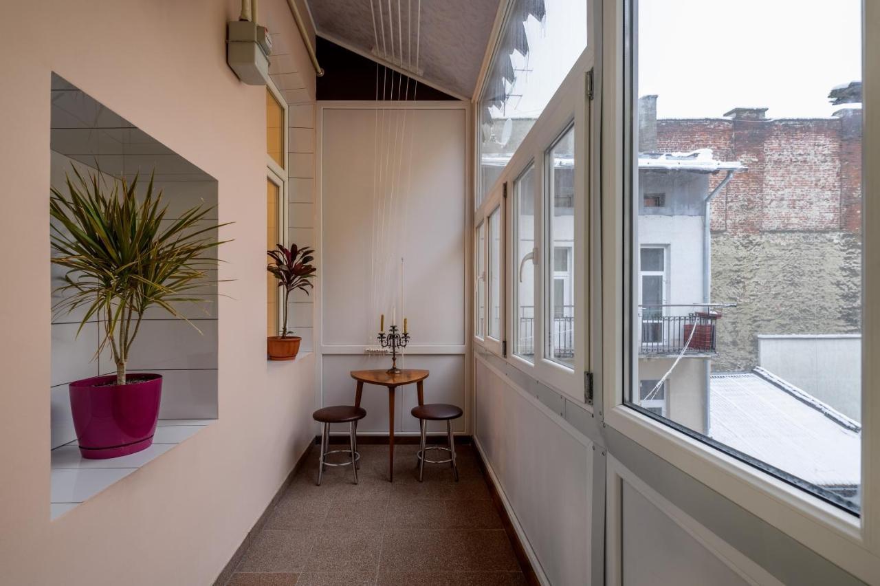 Noviy Svit 4 Apartments Lviv Exterior photo