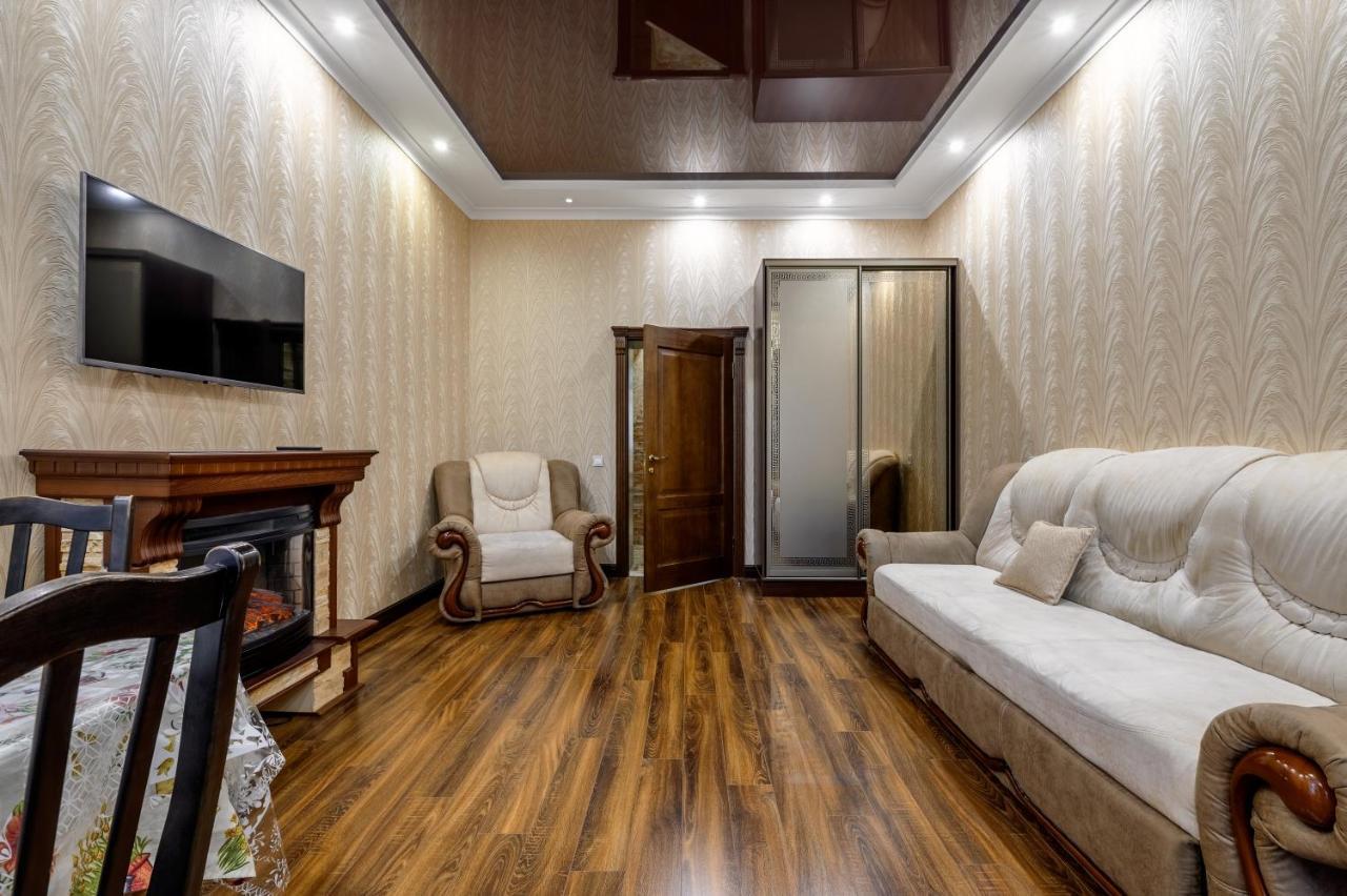 Noviy Svit 4 Apartments Lviv Exterior photo